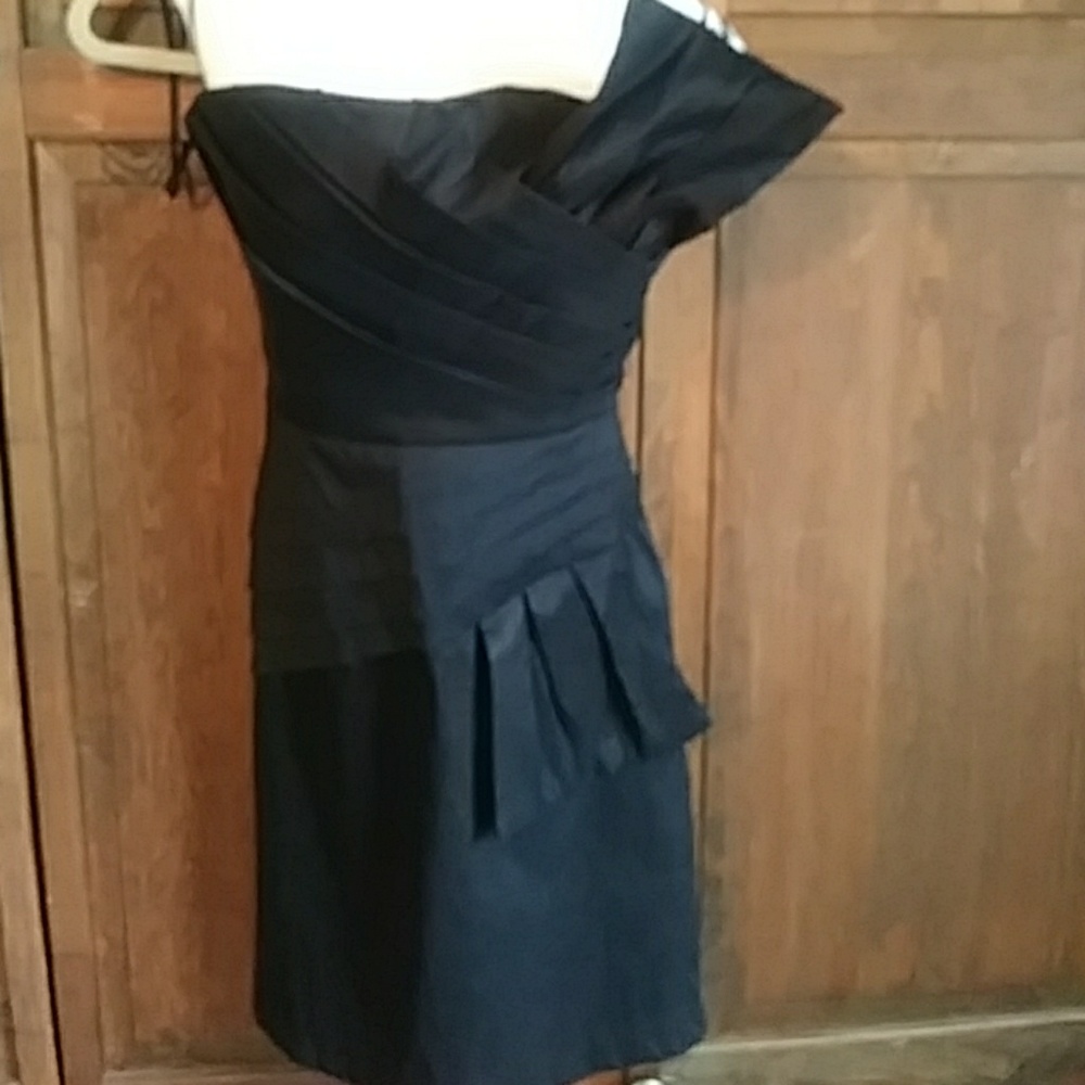 LN Strapless semi formal dress